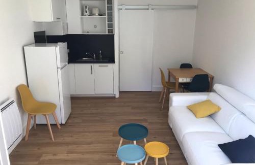 Pornichet Apartment | Studio Les Pétrels avec terrasse et jardinet à 2 pas de la plage