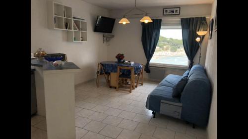 Martigues Apartment | Studio « Les pieds dans l’eau »