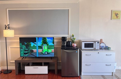 Walnut Apartment | Studio Living/Quiet Neighborhood/Near Airport