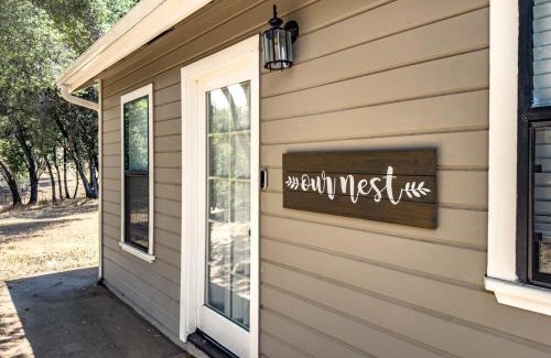 Oakhurst Apartment | Studio Loft Near Yosemite with Kitchenette