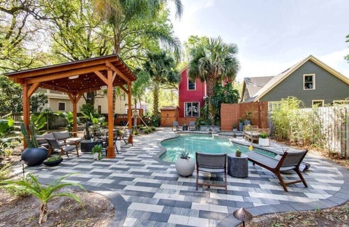 Urban Core Apartment | Studio loft w/pool, spa & gardens near downtown