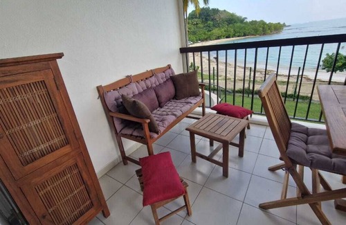 Bas du Fort Apartment | Studio - Magnifique vue mer - Pieds Dans L'eau