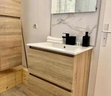 Celleneuve Apartment | Studio MBS 1 - Cosy, Tram, Wifi, Parking, Equipé