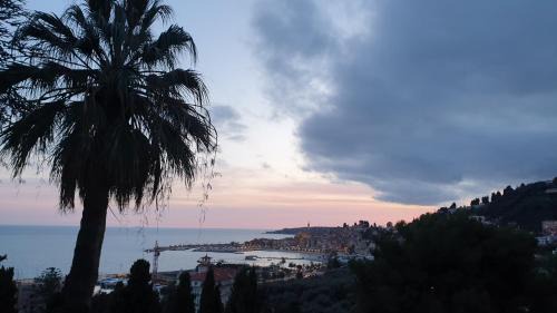 Menton Apartment | Studio Menton Garavan avec piscine à proximité Italie et Monaco