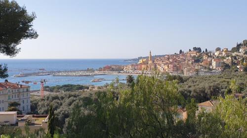 Menton Apartment | Studio Menton Garavan avec piscine à proximité Italie et Monaco
