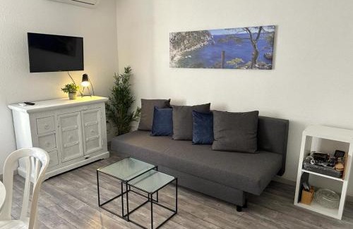 La Faviere Apartment | Studio meuble bord de mer