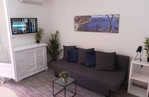 La Faviere Apartment | Studio meuble bord de mer