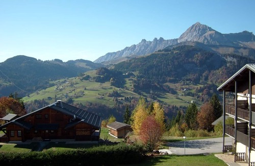 Cohennoz Apartment | Studio-mezzanine for 4, pets ok, parking, near slopes and shops
