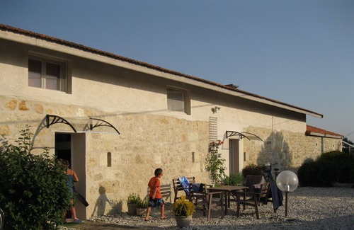 Talais Apartment | studio/Mezzanine for 2/4pers, terrace garden, 10km from Soulac plage, 2km from Gironde