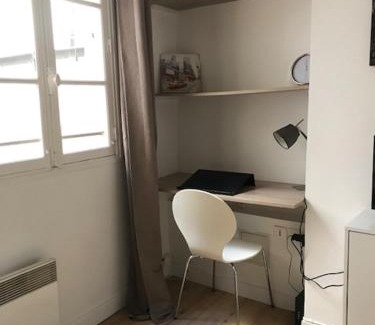 Notre-Dame Apartment | Studio Mezzanine N Dame