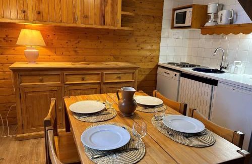 Meribel Centre Apartment | Studio Mezzanine pour 4 Pers - Centre Méribel, Proche Pistes et Commerces, Animaux Acceptés - FR-1-180-15