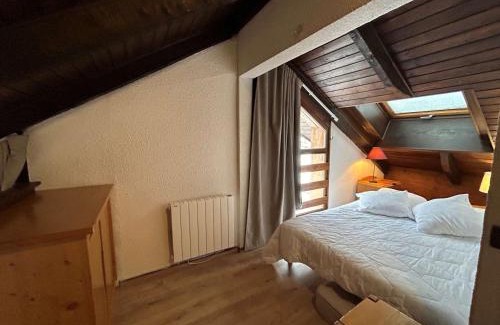Meribel Centre Apartment | Studio Mezzanine pour 4 Pers - Centre Méribel, Proche Pistes et Commerces, Animaux Acceptés - FR-1-180-15