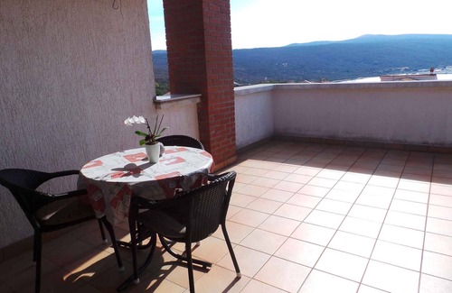 Kornic Apartment | Studio mit Terrasse und Klimaanlage