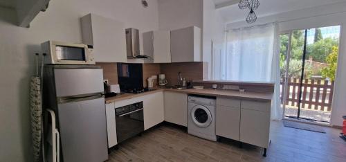 Cuges-les-Pins Apartment | Studio moderne à Cuges-les-Pins - 27 m² avec jardin privé