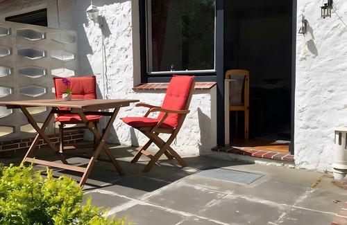Nordstrand Apartment | Studio 'Morgensünn' with Private Terrace and Shared Garden