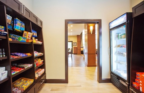 Sweetbriar Apartment | Studio Near Downtown Austin | Outdoor Pool, Free Breakfast!