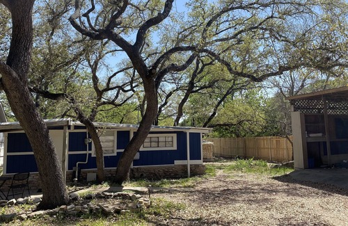 Leander House | Studio near Lake Travis | Free On-Site Boat Parking