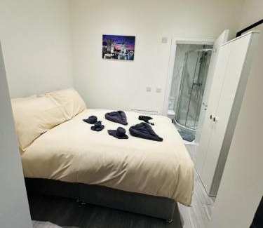 Magherafelt Apartment | Studio Near London Eye