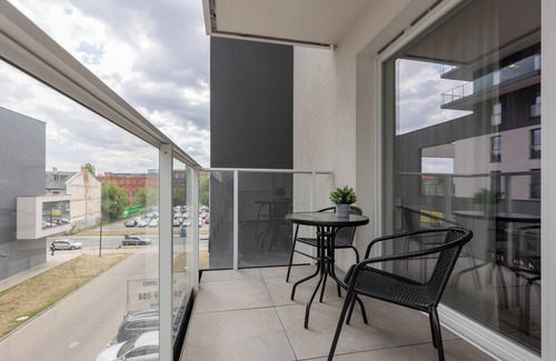 Baluty Apartment | Studio Near Manufaktura Łódź by Renters