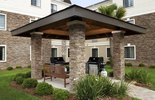 Eden Apartment | Studio Near the Savannah Airport | Seasonal Pool Access + Free Breakfast