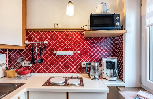 Nordstrand Apartment | Studio 'Obendsünn' with Private Terrace and Shared Garden