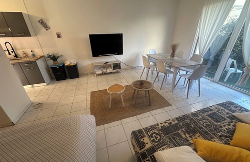 Pineto Apartment | Studio on the Marana lagoon (overnight rental)