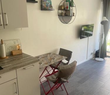Gambetta Apartment | STUDIO ORANGERS