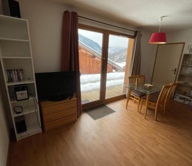 Orelle Apartment | Studio Orelle 3 Vallées - Spa & Piscine - Apt 006