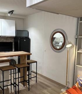 Curial Cambrai Apartment | Studio Paris 19