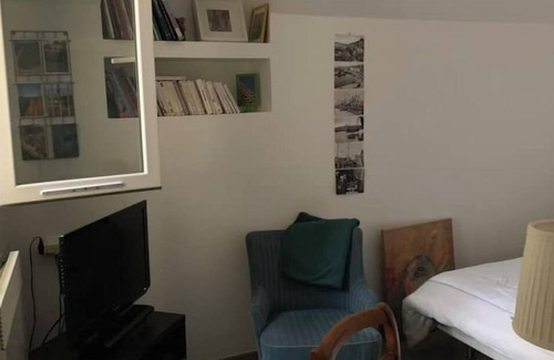 Perier Bed & Breakfast | Studio Perier with garden - Vélodrome 15 mns bus