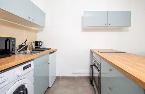 Golfe Juan Apartment | Studio Port Golfe-Juan Parking Wifi Climatisation Terrasse