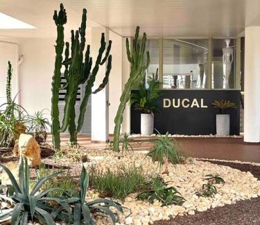 Villeneuve Loubet Beach Apartment | STUDIO-PORT-MARINA, Parking privé, climatisé au "DUCAL"