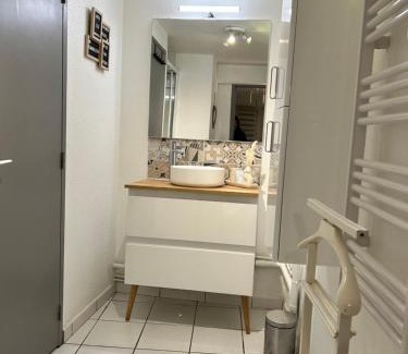 Nevers Apartment | Studio Porte du Croux