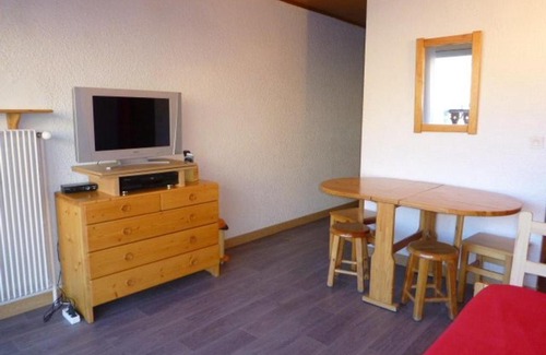 Cognet Apartment | Studio pour 4 pers avec balcon, TV, cuisine équipée, à 50m des pistes - Alpe d'Huez - FR-1-405-101
