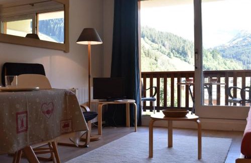 Meribel Centre Apartment | Studio pour 4 personnes à Méribel - Centre avec balcon et parking privé - FR-1-180-206