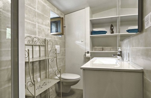 Sigonce Apartment | Studio-Premium-Ensuite with Shower