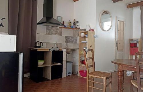 Valensole Apartment | Studio privé - maison de village