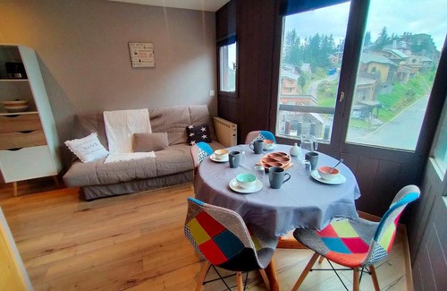 Avoriaz Apartment | Studio rénové à Avoriaz: 4 pers, avec casier à skis, au cœur du village - FR-1-633-74