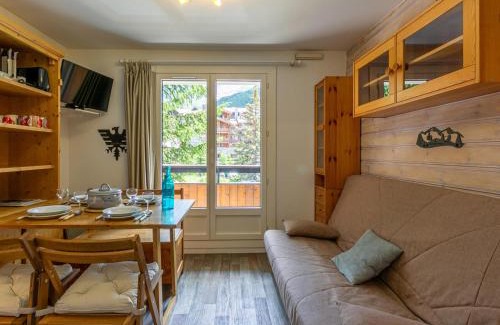 Val-d'Isere Apartment | Studio rénové avec balcon, parking et proche pistes à Val-d'Isère - FR-1-694-287