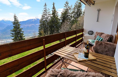 Randogne Apartment | Studio rénové avec vue imprenable sur les Alpes
