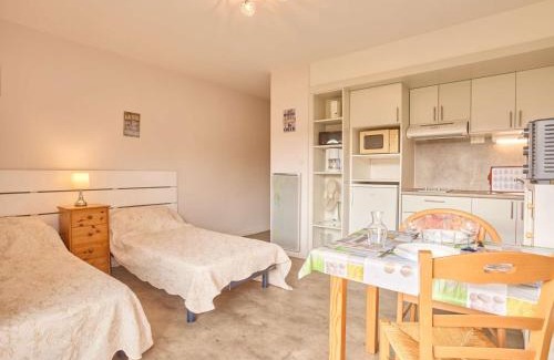 Barbotan-les-Thermes Apartment | Studio rénové avec balcon sud à Barbotan - FR-1-841-16
