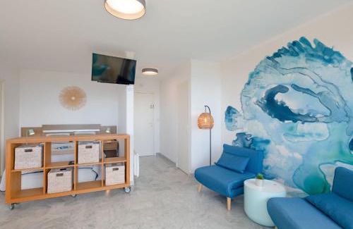 Boulouris-sur-Mer Apartment | Studio Résidence Les Gemeaux by Interhome