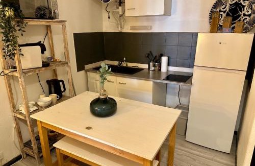 L'Isle-sur-la-Sorgue Apartment | Studio Rdc proche Quai Rouget