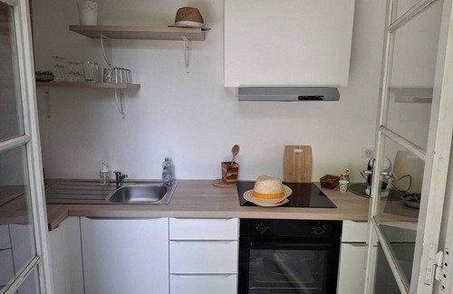 Sollies Pont Apartment | Studio rental with pool