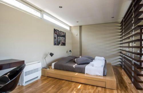 Rio House | Studio Rio Unique space with garden and garage