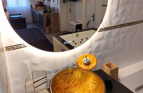 Saint-Assiscle Apartment | Studio Romantique Avec Jacuzzi