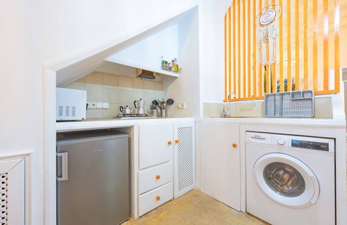 Old Town Apartment | Studio 'Ronda' with Wi-Fi and Air Conditioning
