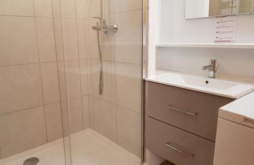 Arc-1600 Apartment | Studio spacieux à Arc 1600 avec balcon, télé, wifi et animaux acceptés - FR-1-411-454