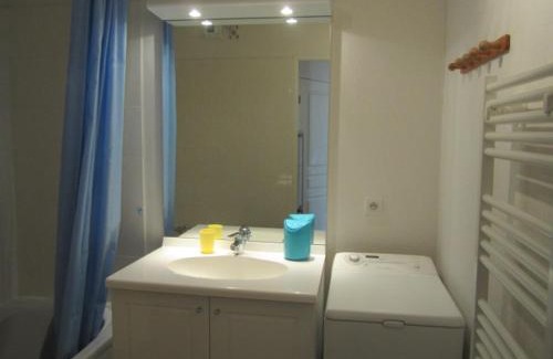 Villard-de-Lans Apartment | Studio spacieux 32m², 4 pers., centre de Villard-de-Lans, terrasse, parking, proche commodités - FR-1-689-96