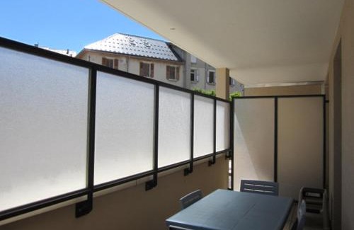 Villard-de-Lans Apartment | Studio spacieux 32m², 4 pers., centre de Villard-de-Lans, terrasse, parking, proche commodités - FR-1-689-96